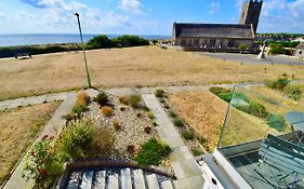 4 Sea View Walk, Pakefield